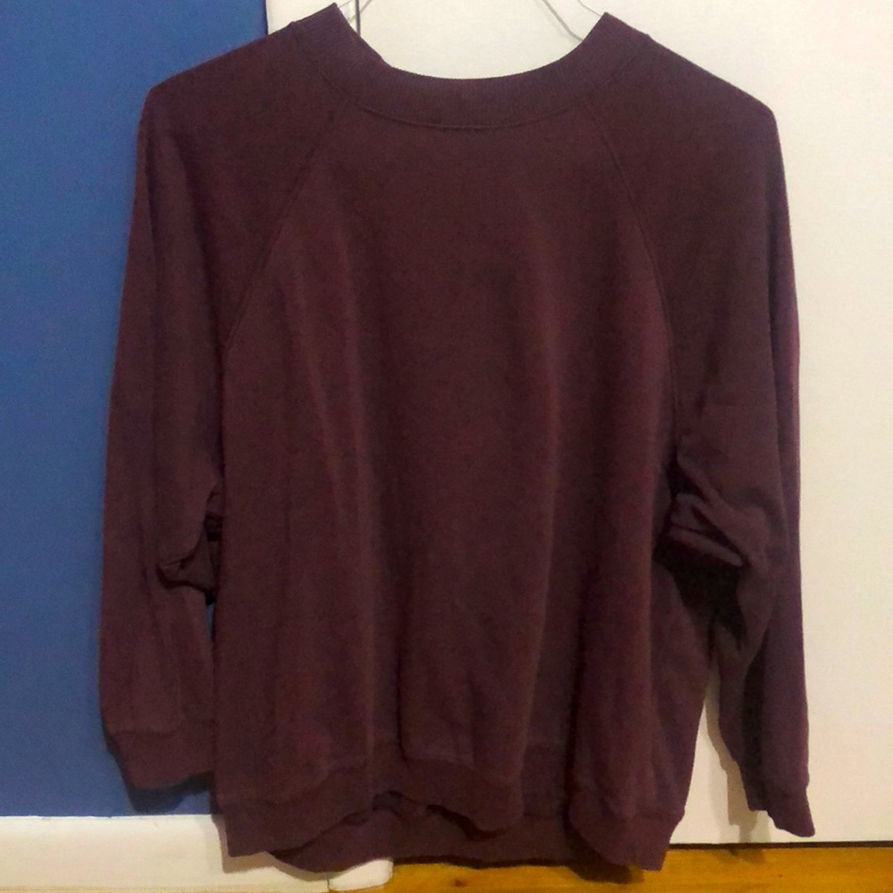 Women’s Medium Burgundy Sweatshirt!